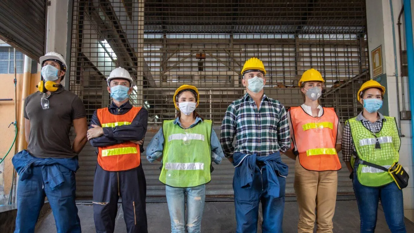 pandemic-construction-workers